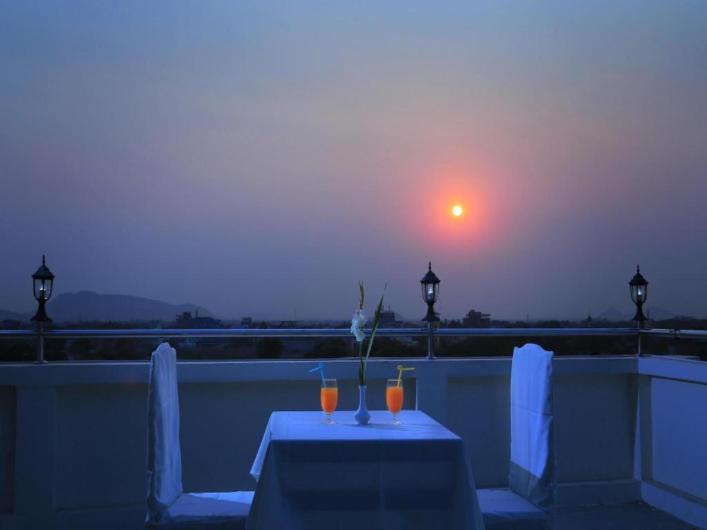 King & Queen Hotel Monywa Εξωτερικό φωτογραφία